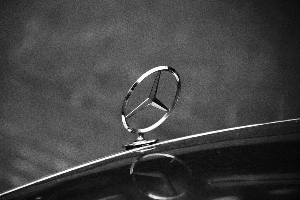 Beyond the Obvious: Uncovering 14 Fascinating Secret Messages Hiding in Your Favorite Brand Logos