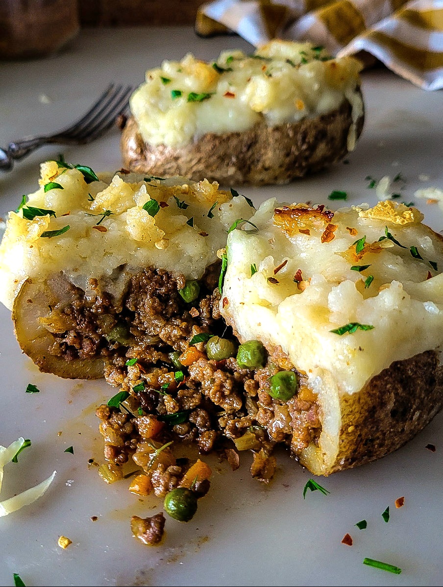 Shepherd’s Pie Stuffed Baked Potatoes: An Easy & Delicious Comfort Food Recipe