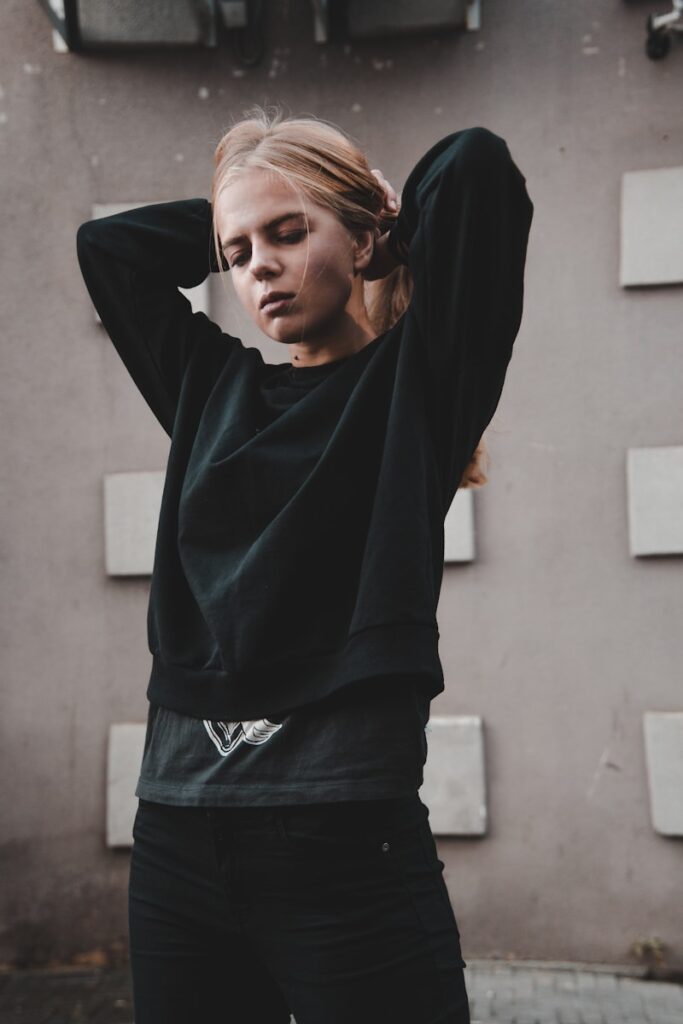 Curated Elegance: 11 Essential Fall Pieces for Women That Define Sophisticated Luxury