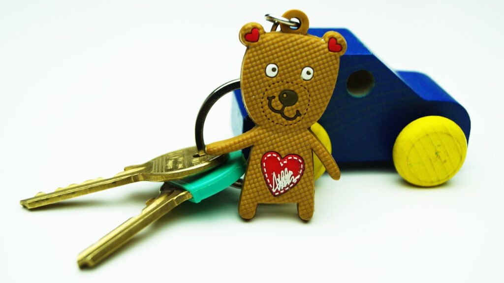 car, car wallpapers, keys, car key, teddy, toy, bear, fob, wooden, childhood, independence, home