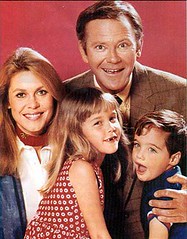 From Nose Twitches to Malibu Beaches: Unveiling the Extraordinary Life of Bewitched’s Erin Murphy at 61