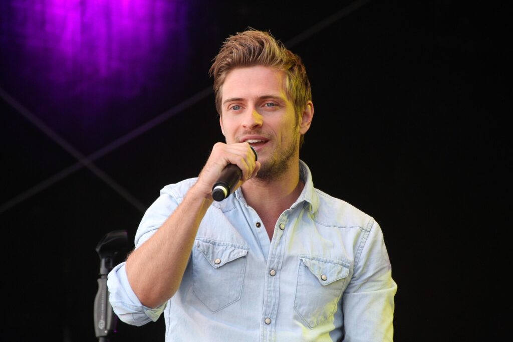jörn schlönvogt, actor, singer, interpreter, bat, concert, live, actor, actor, actor, actor, actor, singer, singer, singer, singer