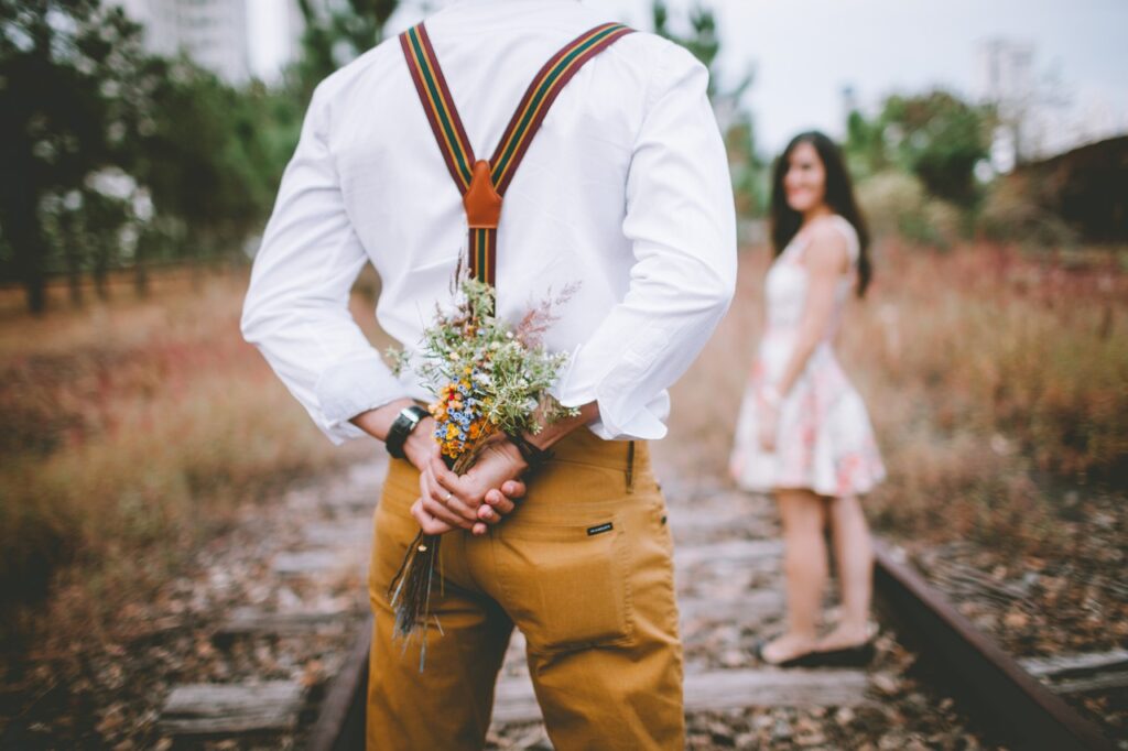 happy valentines day, bouquet, beautiful flowers, surprise, couple, flower background, lovers, flower wallpaper, pair, man, woman, bunch of flowers, boyfriend, nature, love, couple in love, romantic, flowers