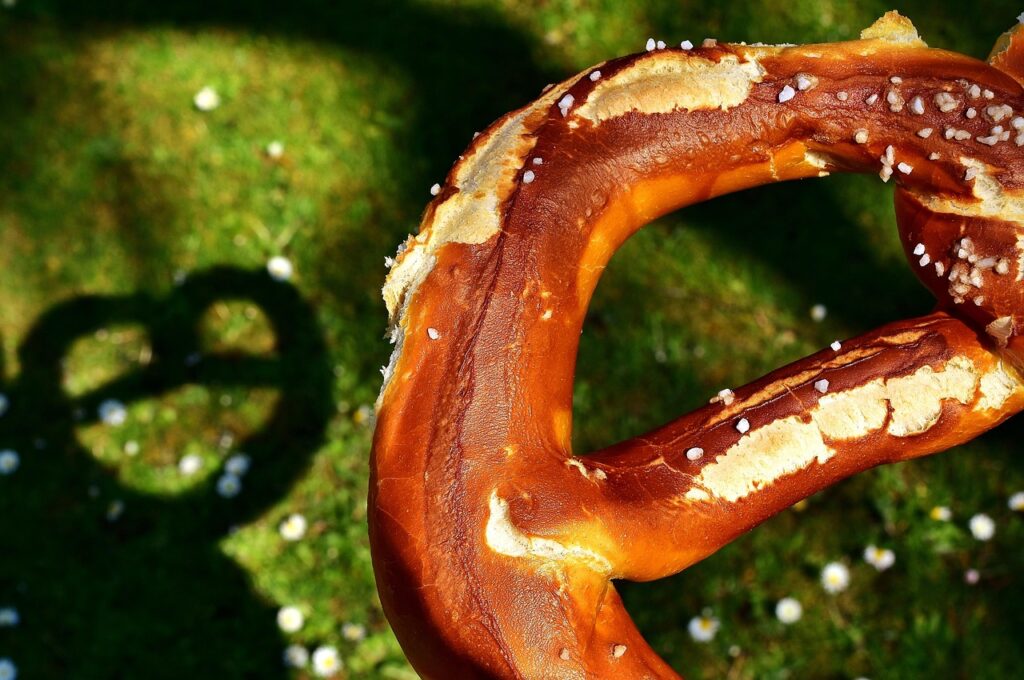 wiesnbreze, breze, pretzel, gigantic, the shade, giant pretzel, yummy, salty, baked goods, lye roll, specialty, tradition, oktoberfest, crispy, bavarian, oktoberfest, oktoberfest, oktoberfest, oktoberfest, oktoberfest