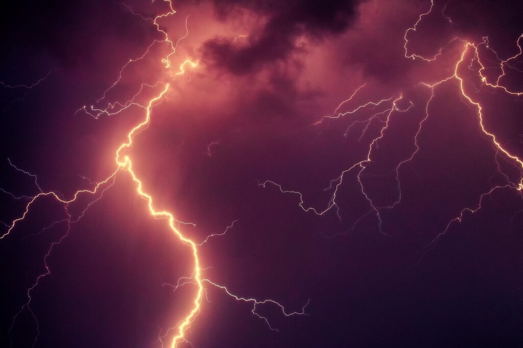 lightning, thunderstorm, thunderbolt, thunder, clouds, heaven, thunderclouds, weather mood, heavenly mood, storm, force of nature, dramatic, natural phenomenon, dark clouds, the atmosphere, electric charge, electrical voltage, electricity, nature, high voltage, energy