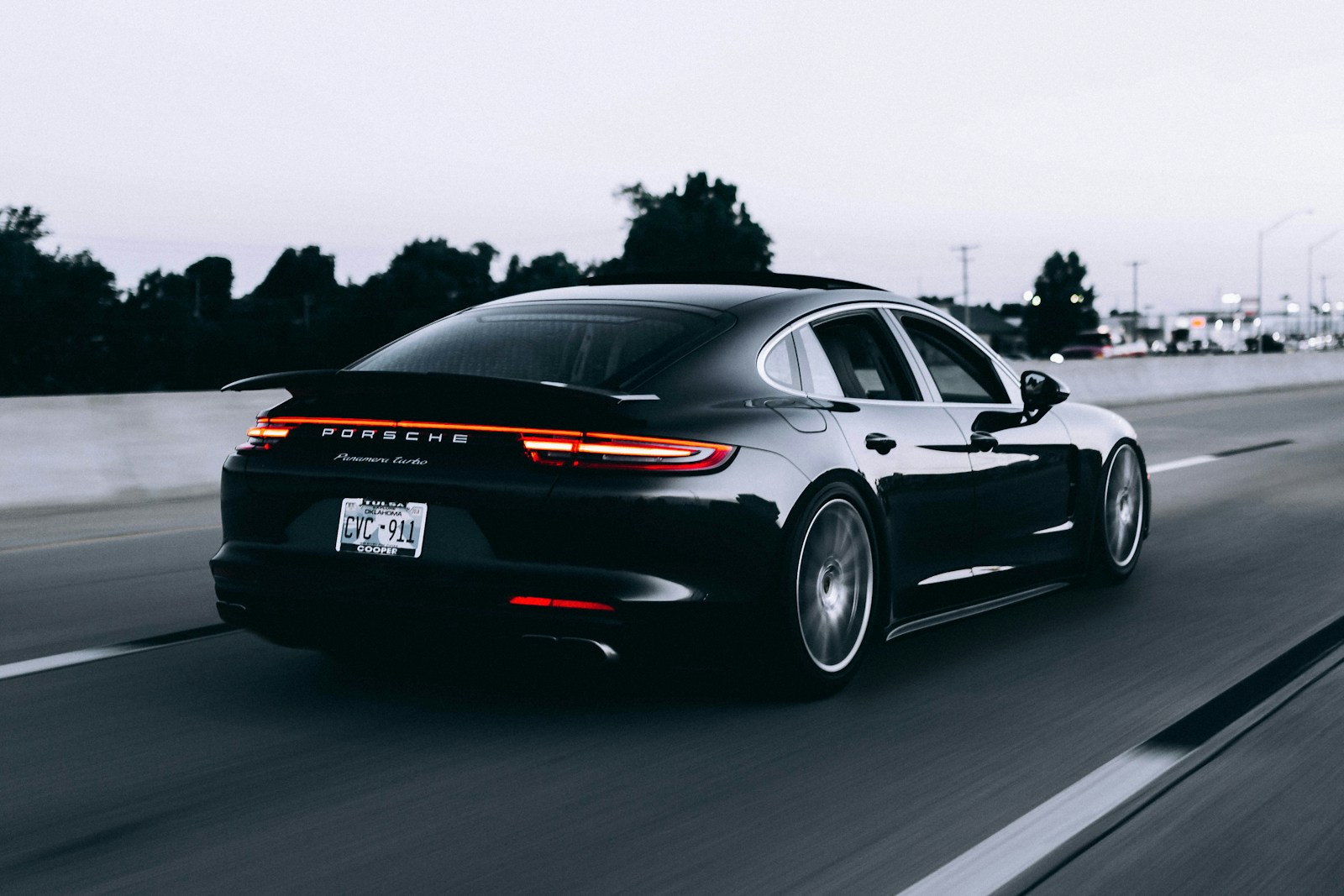 7 Car Tech Glitches That Are Seriously Ruining Your Daily Drive (And Making Us Scream Internally)