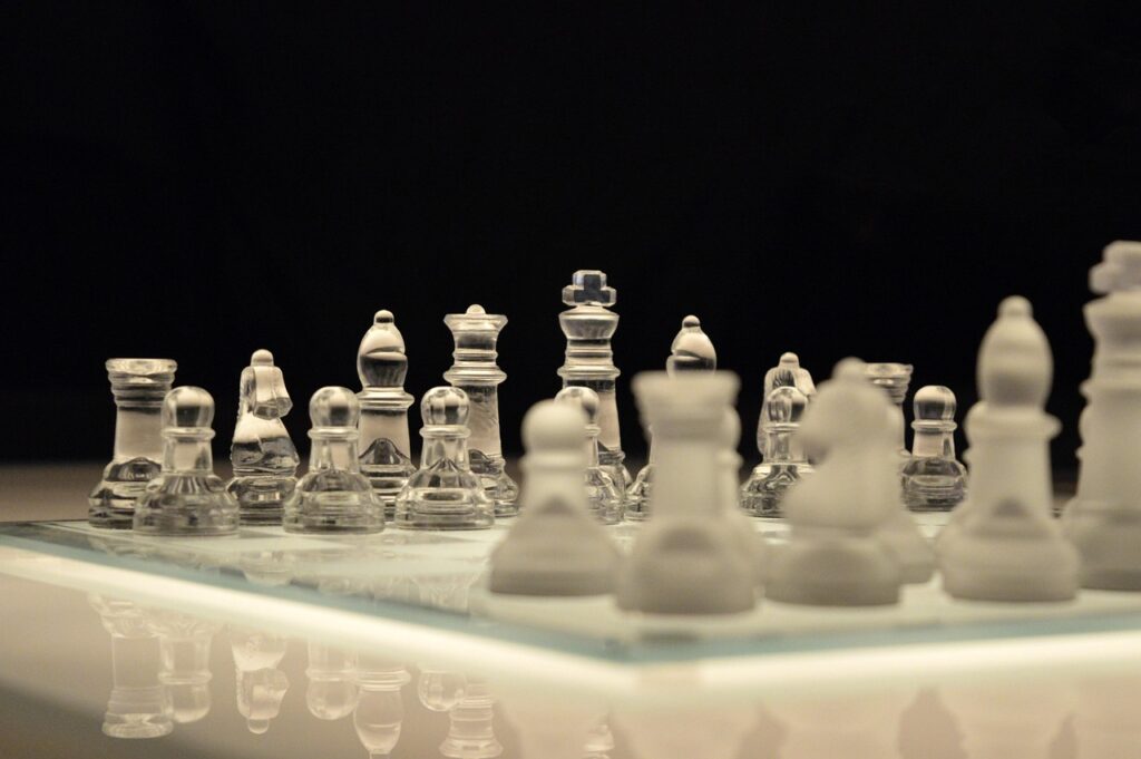 chess, chess pieces, glass, reflection, chess set, chessboard, glass chess set, glass chess pieces, glass chess, glass chessboard, strategy game, board game, chess, chess, chess, chess, chess