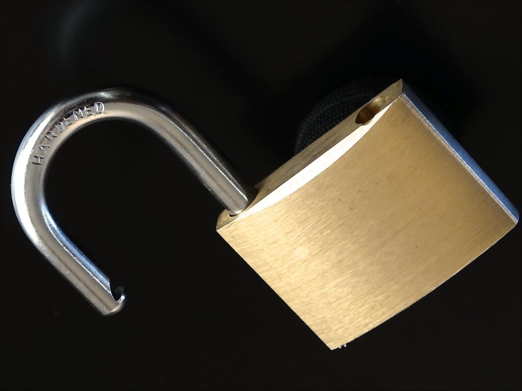 u-lock, metal, glittering, unsecured, golden, castle, padlock, open, unsecured, unsecured, padlock, padlock, padlock, padlock, padlock