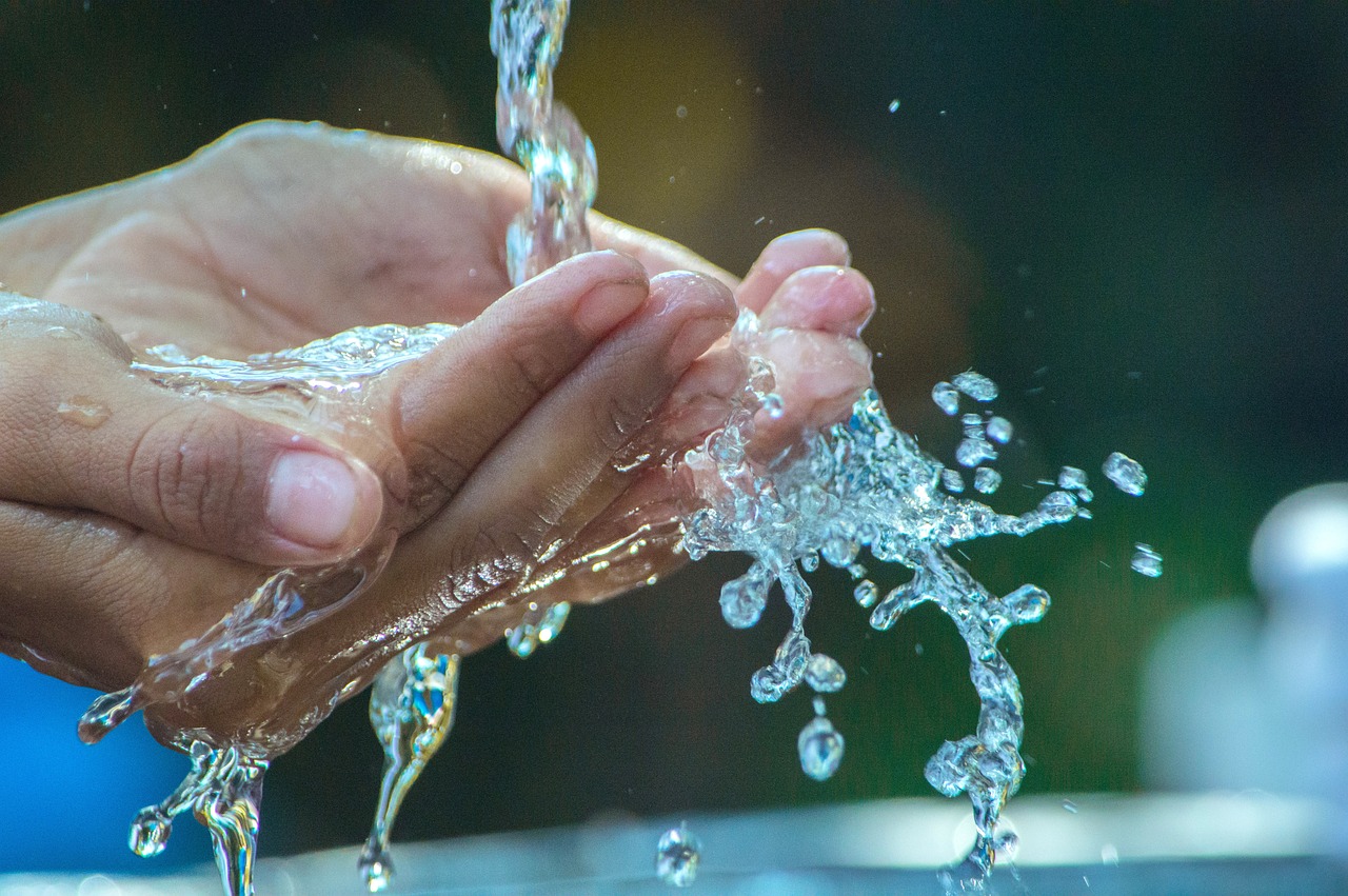 hands, water, beautiful wallpaper, wallpaper hd, free wallpaper, wash, 4k wallpaper, free background, mac wallpaper, nature, desktop backgrounds, color, laptop wallpaper, source, cool backgrounds, windows wallpaper, hand, hd wallpaper, wallpaper 4k, 4k wallpaper 1920x1080, background, wet, full hd wallpaper, drink