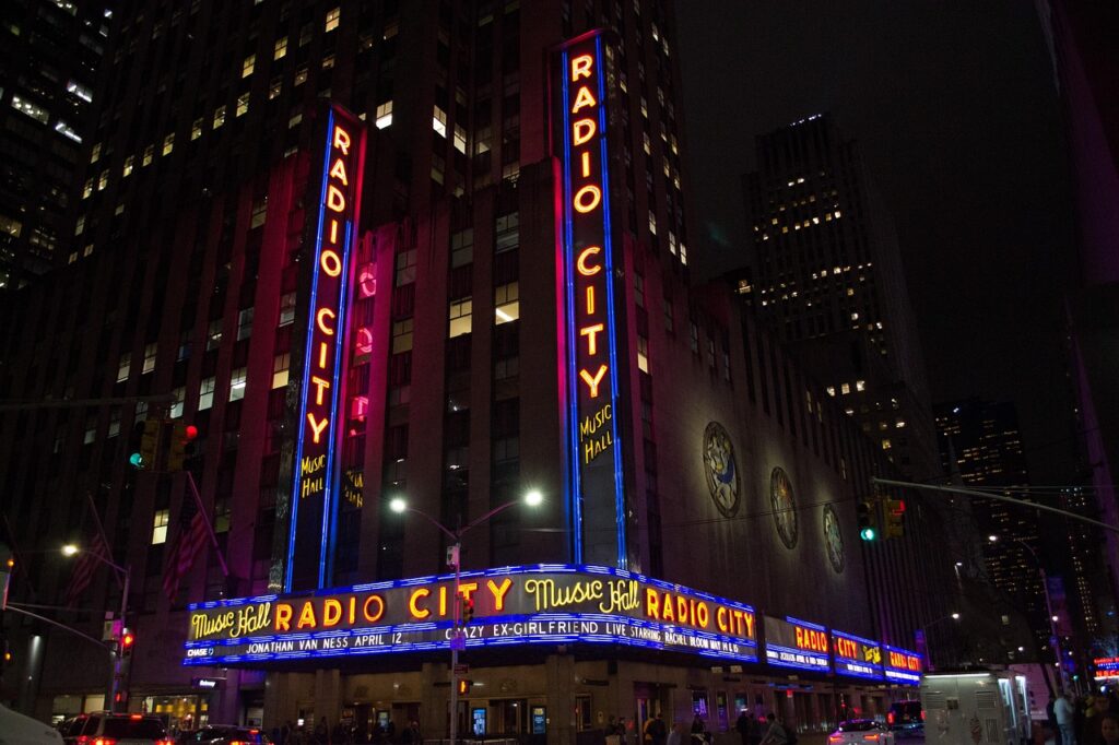 radio city, radio city ny, manhattan, music hall, radio city music hall, nature, building, architecture, usa, midtown, theater, historic, rain, black radio, black theater
