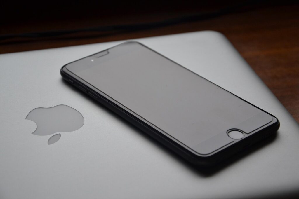 iphone, apple, phone, telephone, mobile phone, cell, electronics, smartphone, ring, write, fast, sms, electronic equipment, apple iphone, iphone 6, iphone 6 plus, iphone plus, plus, phablet, mother, mac book, computer, logo, macbook, macbook pro, apple iphone, mac book, mac book, mac book, mac book, mac book, macbook pro