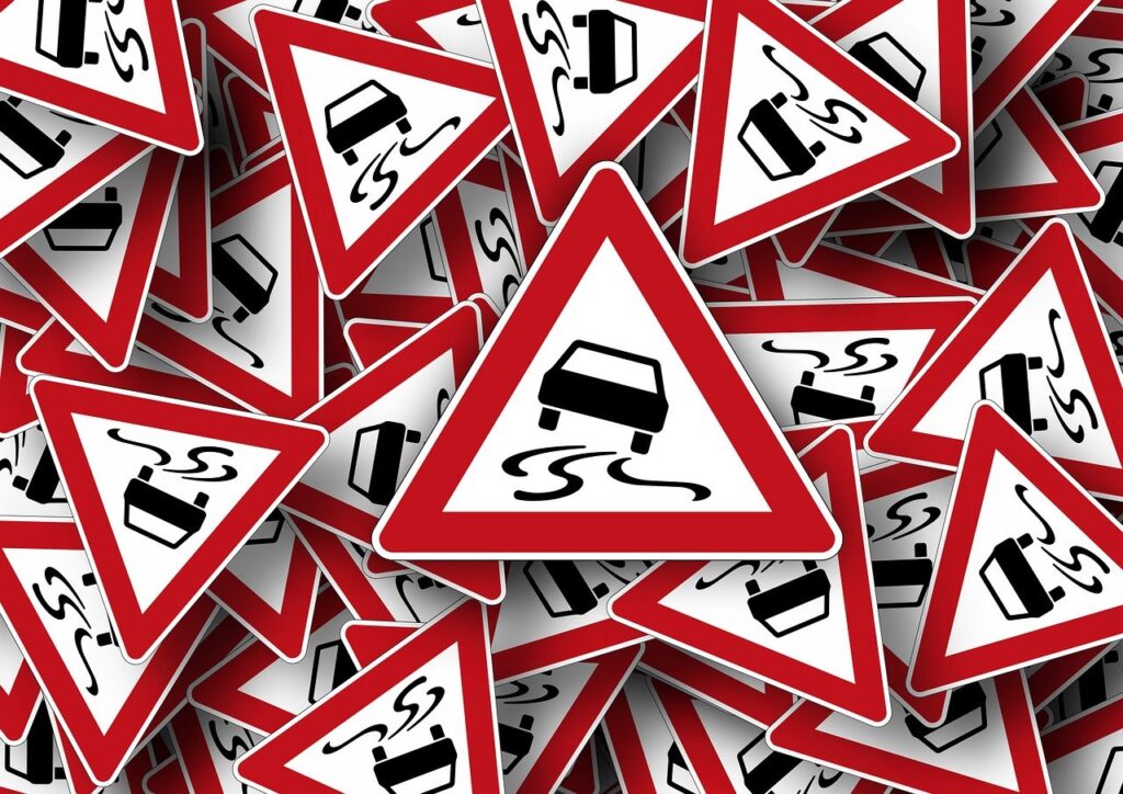 Demystifying the Road: An Expert Guide to America’s Confusing Road Signs for Smarter Driving