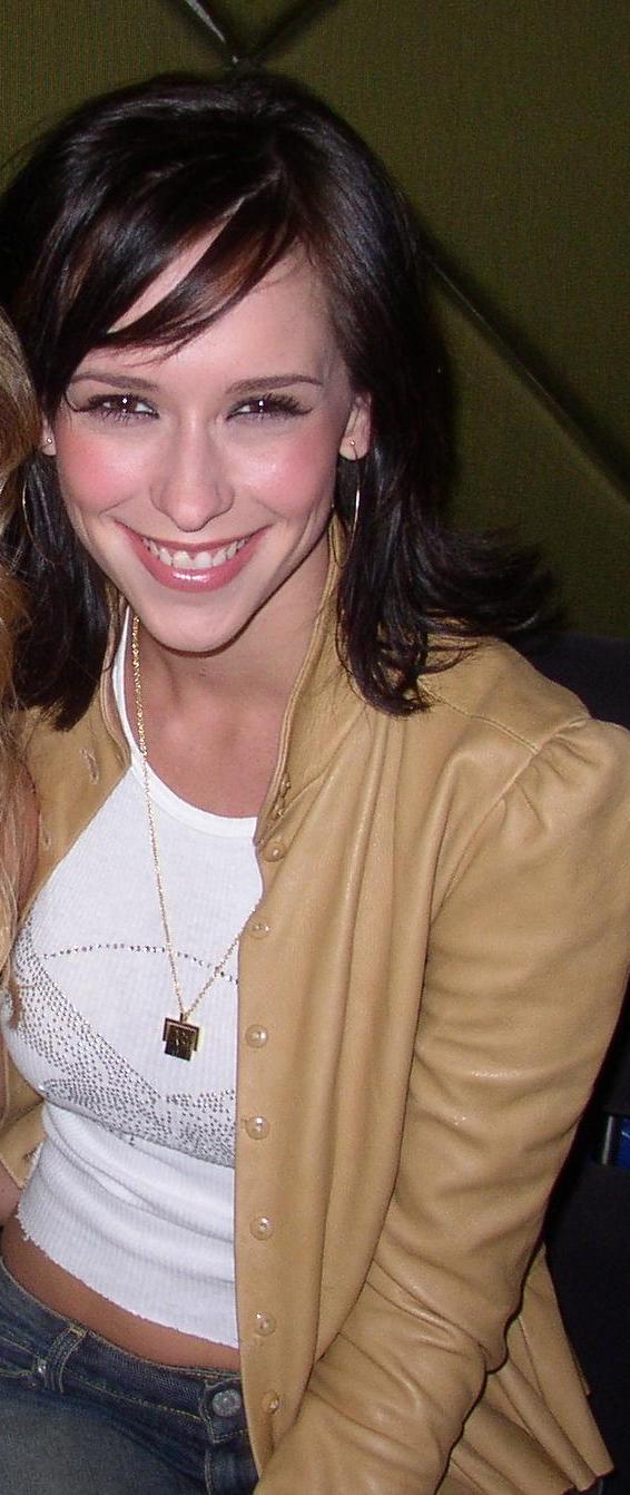 Prepare to Feel Old: Iconic Photos of Jennifer Love Hewitt Then and Now That Will Take You Back
