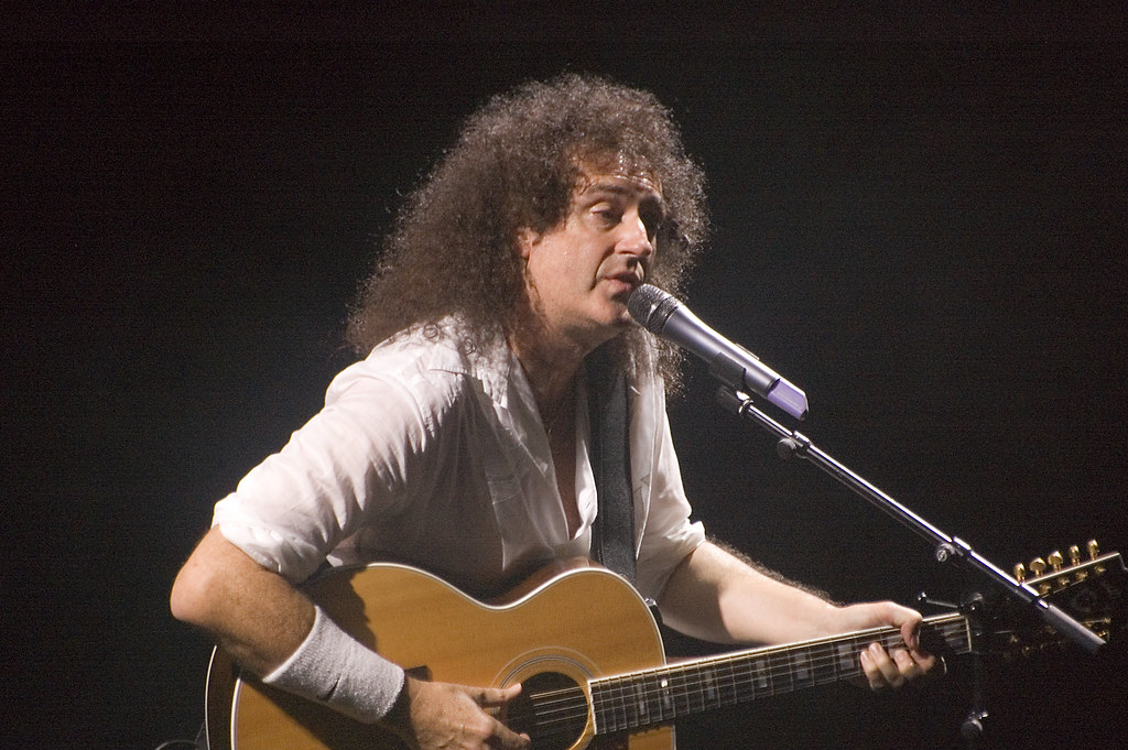 The Unspoken Bond: How Freddie Mercury’s Profound Admiration for John Lennon Shaped His Worldview and Queen’s Legacy