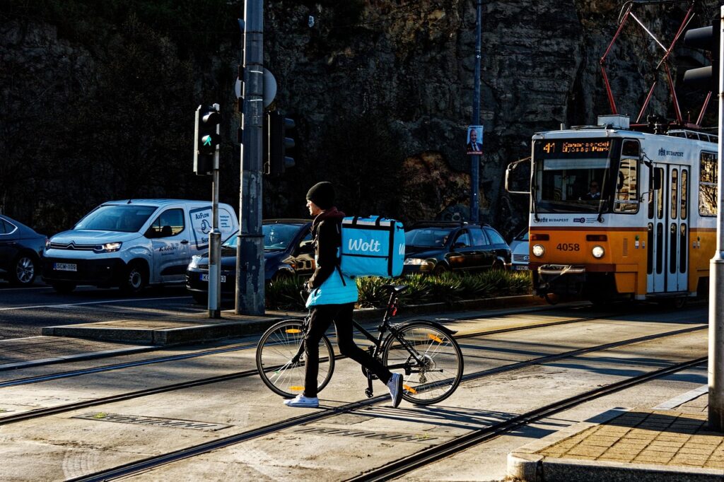 food delivery service, food delivery, city, delivery service, street, delivery, street view, urban, food delivery, food delivery, food delivery, food delivery, food delivery