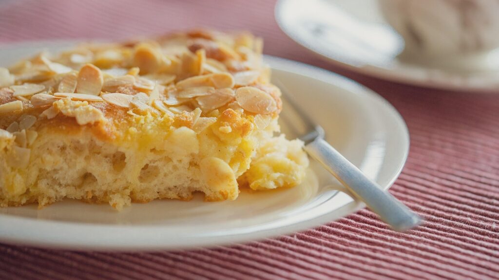 butter cake, cakes, sheet cake, to bake, cute, sugar cake, pastries, sweetness, dessert, food, almonds, cakes, cakes, cakes, cakes, cakes, cute, food, food, food, almonds