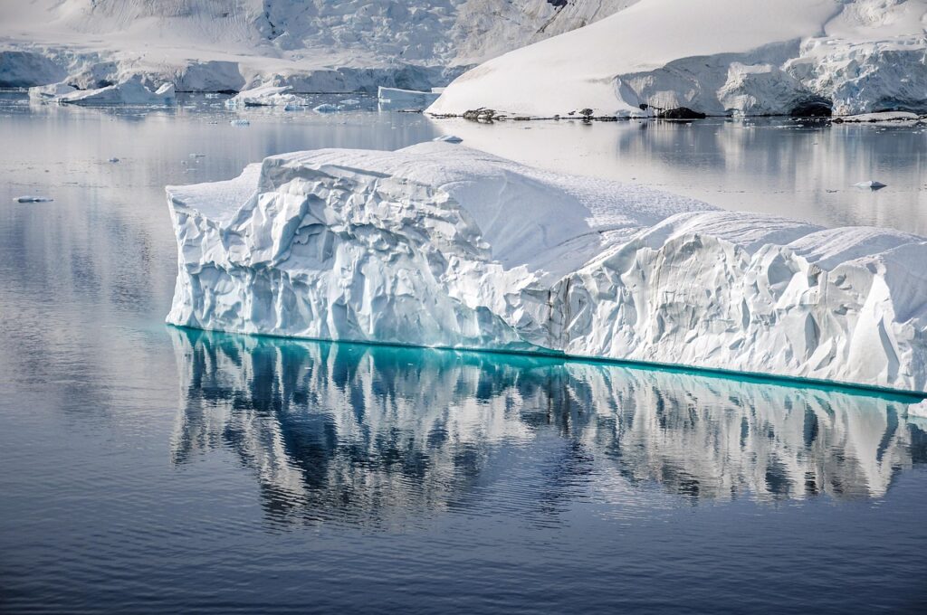Antarctica’s Icy Archives: Unearthing Mysterious Human Remains and Historic Discoveries That Still Challenge Our Understanding