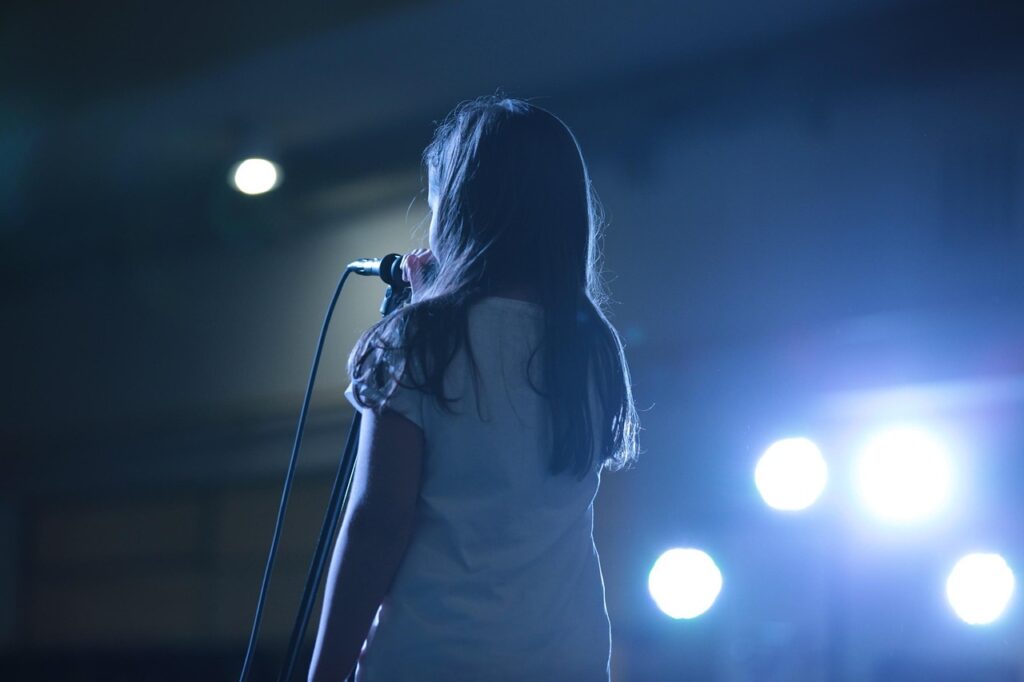 lights, scenario, kids, theatre, spectators, people, scene, act, reading, education, representation, dress, school, little girl, shyness, backlighting, microphone, blur, theatre, theatre, education, school, school, microphone, microphone, microphone, microphone, microphone