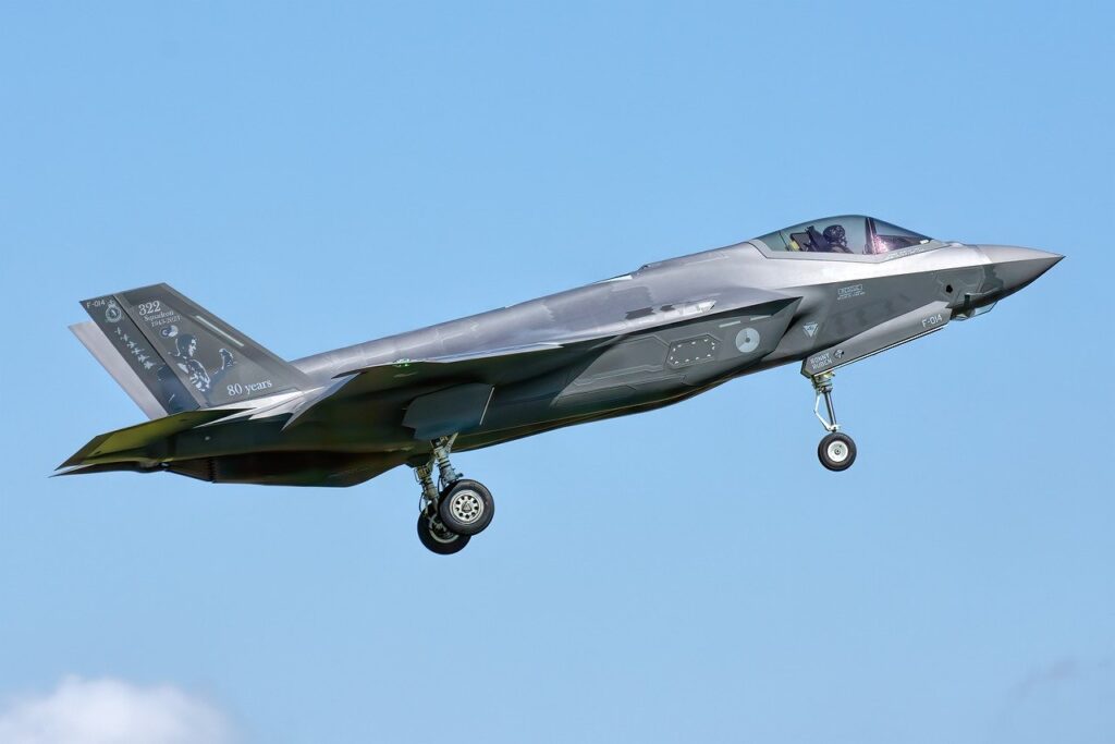 f-35, jet, stealth, plane, aircraft, nature, military, fighter, f-35a, aviation, flying, flight, airplane, f35, sky, speed