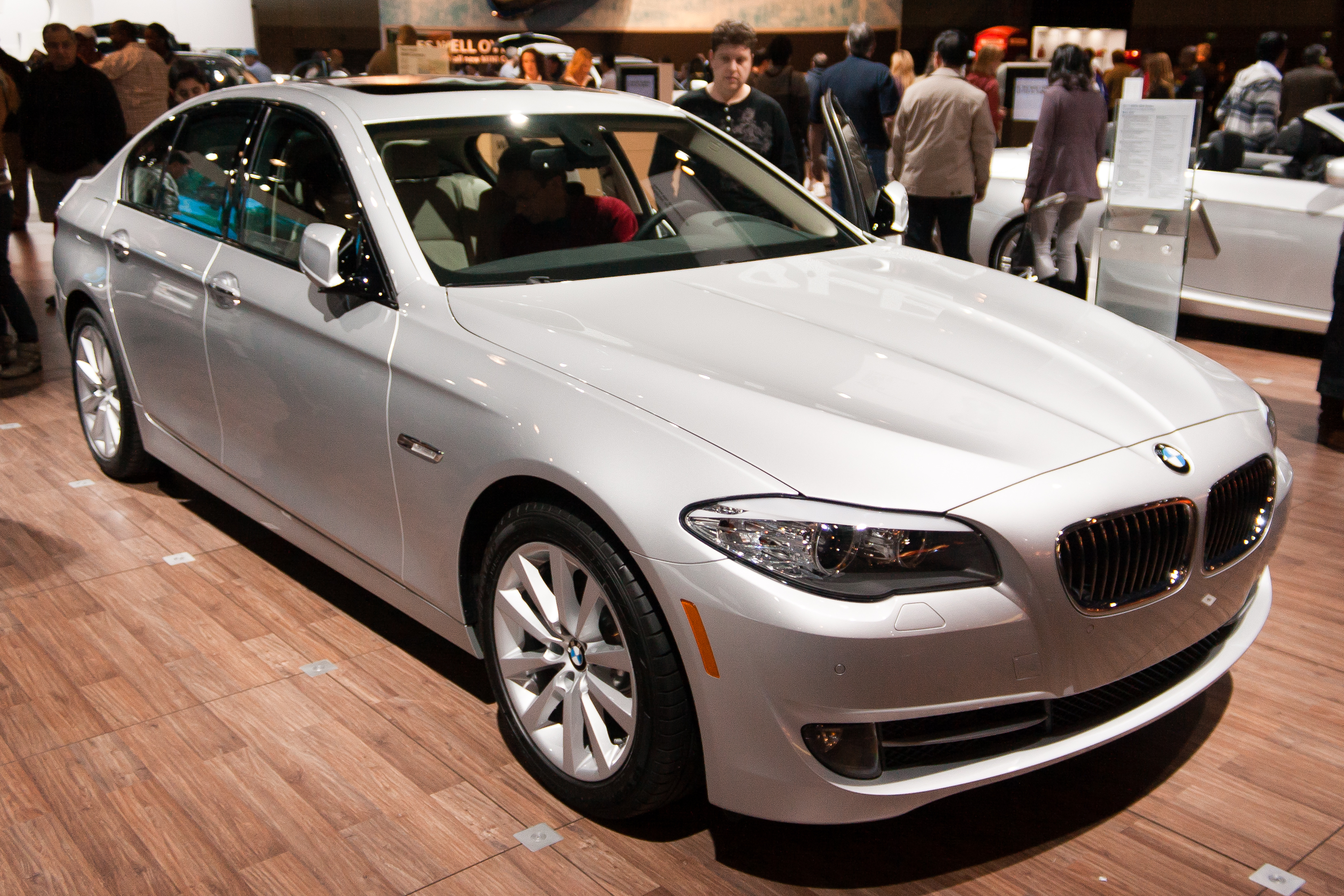 From Seamless Drives to Software Snafus: Unpacking the Digital Divide in 10 Brand-New Cars
