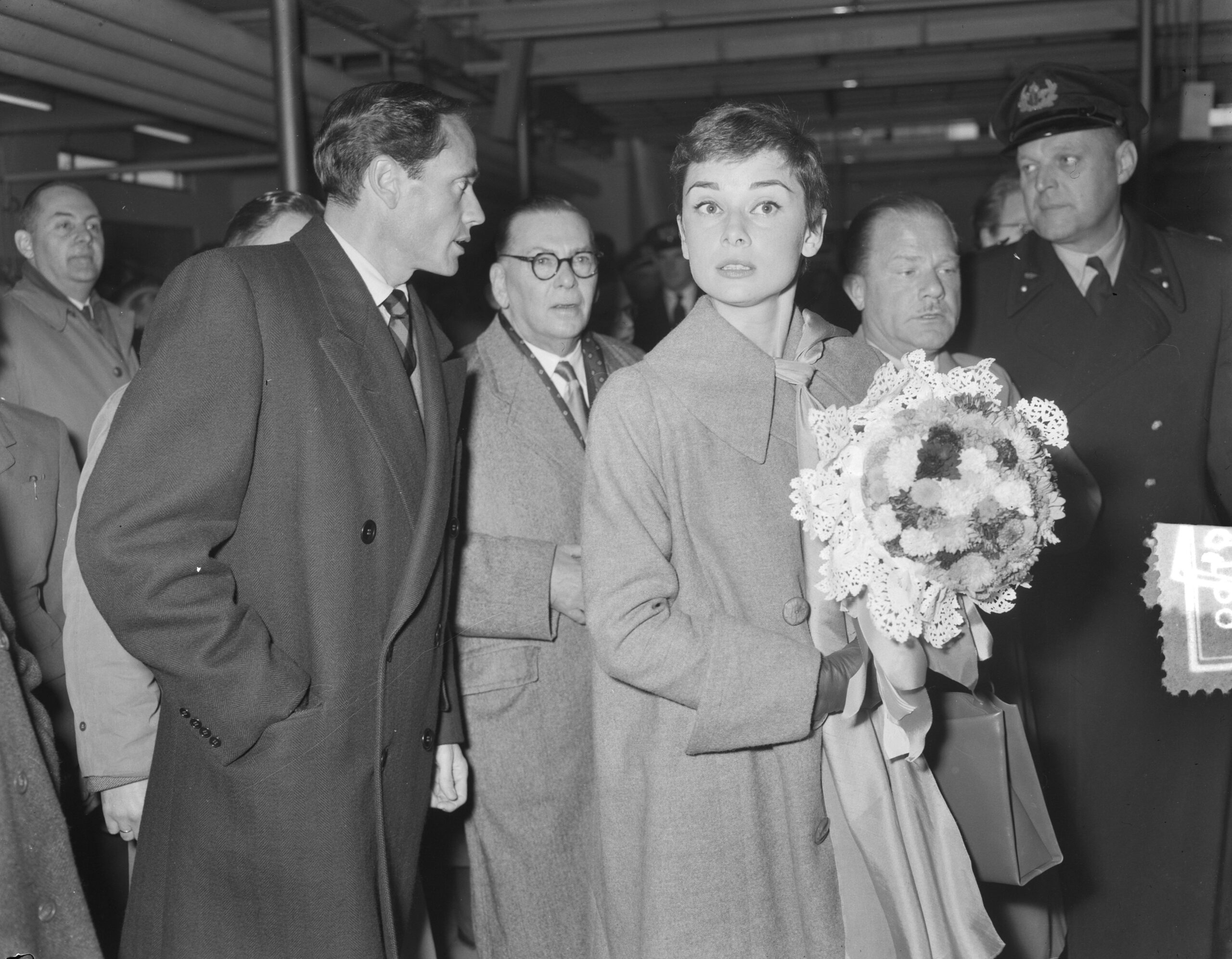 The Enduring Luminescence: Unveiling the Defining Facets of Audrey Hepburn’s Iconic Style Beyond a Single Adornment