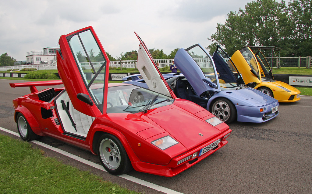 14 Luxury Cars Quietly Going Out of Style: An In-Depth Look at Automotive Evolution