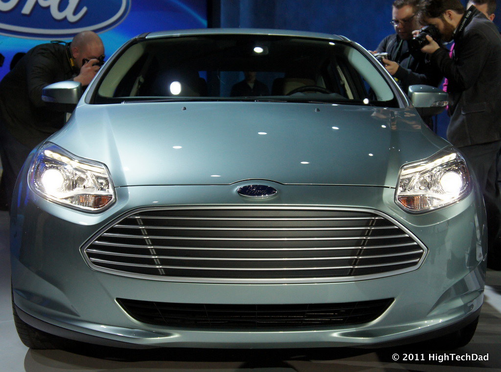 From Keys to Cassettes: 14 Once-Loved Car Features That Are Now Relics of the Past