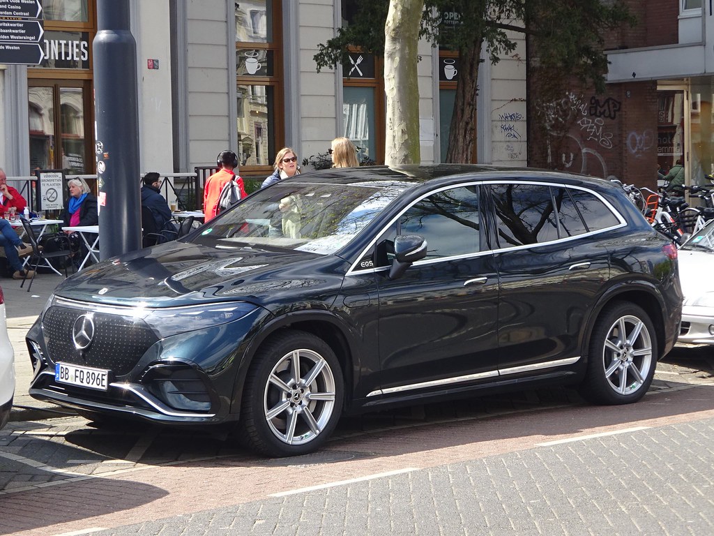 Mercedes-Benz EQS