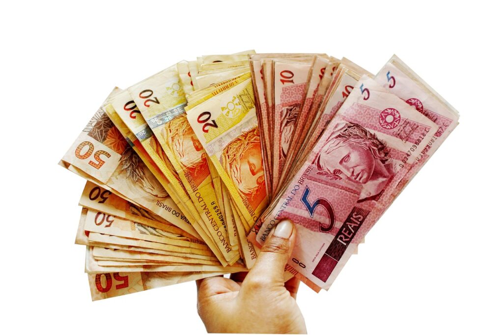 Money Moves: What We Can Learn from Celebrity Financial Wins and Woes