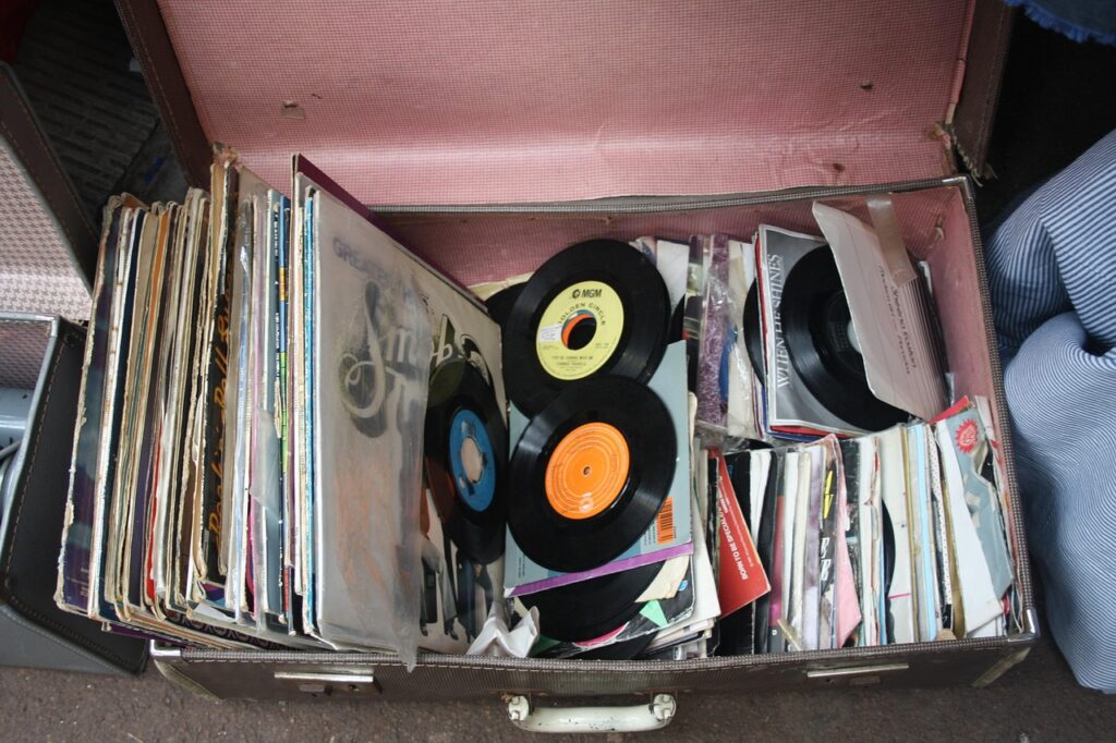 records, antique, music, nostalgic, collectible, retro, audio, sound, vinyl, entertainment, classic, style, disco, musical, nostalgia, classical, song, play, melody, studio, old-fashioned, box, full, vinyl, vinyl, vinyl, disco, disco, disco, disco, disco