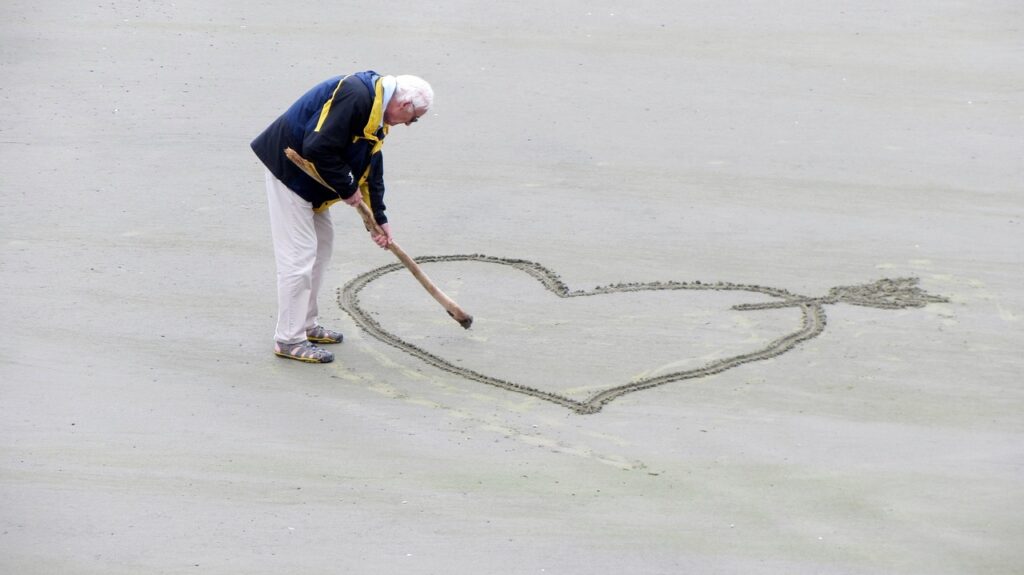 old man, heart, beach, love, older man, retirement, nature, passion, old age, romance, valentine, forever, sand, to draw, adoration, the heart of