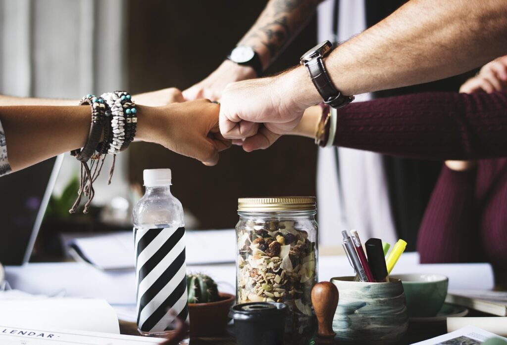 Mastering the Art of Funding: 13 Simple Steps to Craft a Business Plan That Captivates 12 Major Investors