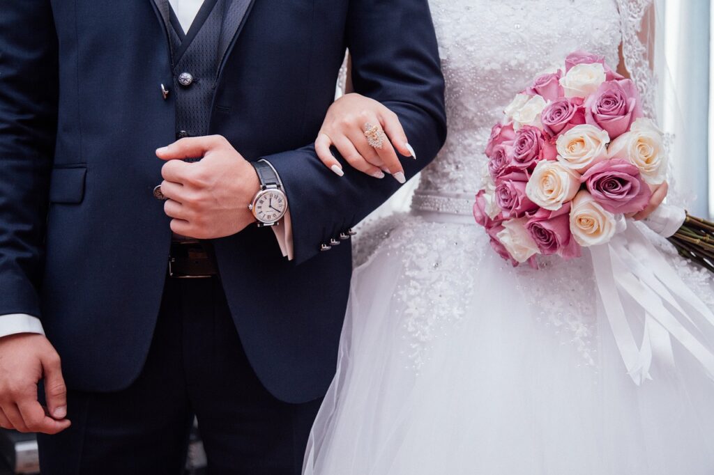 valentines day background, wedding, marriage, husband, wife, bride, groom, bridal gown, bridal dress, bridal bouquet, suit, man, woman, couple, lovers, together, love, people, guy, female, girl, male, gown, dress