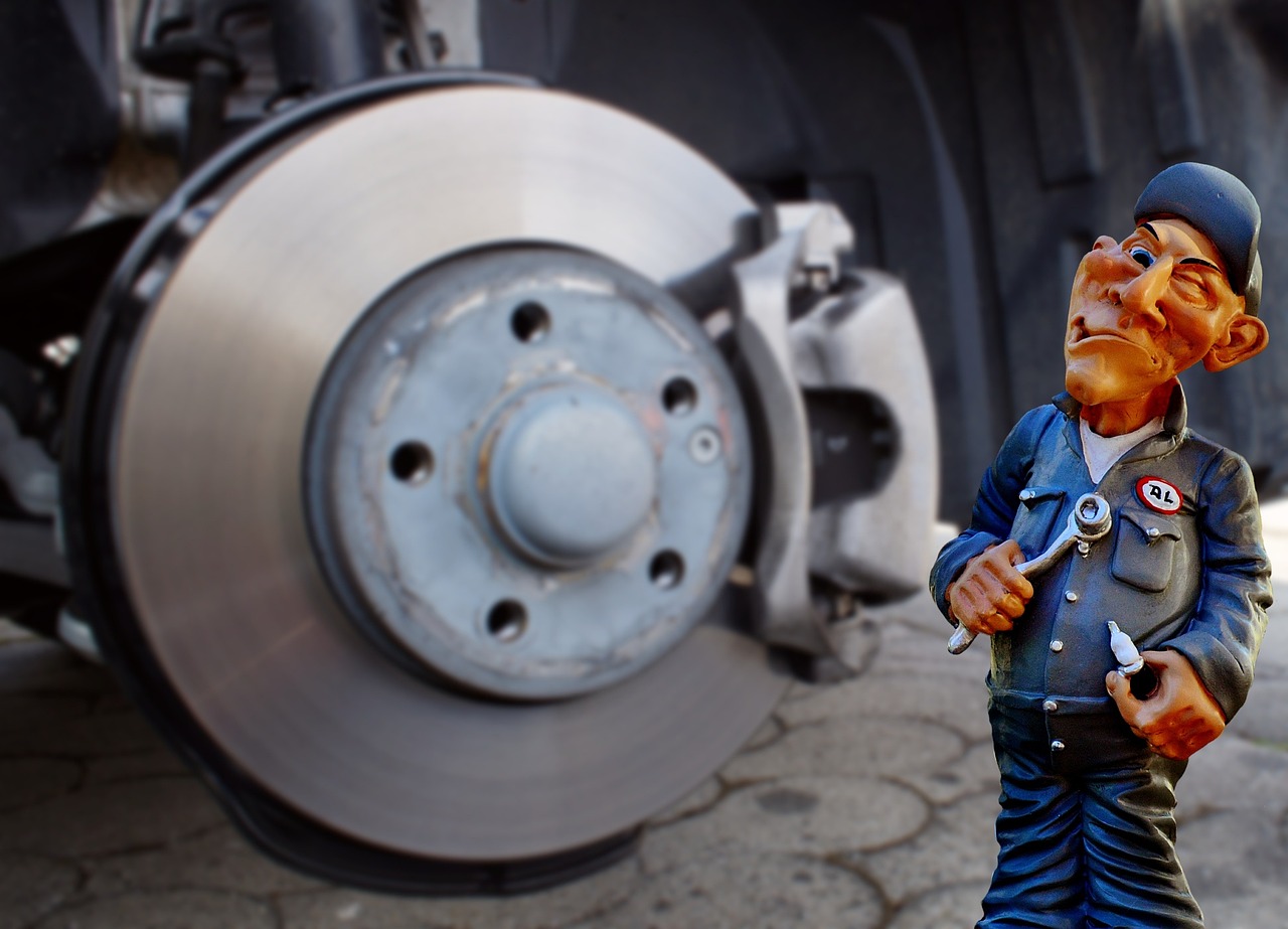 car mechanic, mechanic, repair, brake system, brake disc, caliper, brake, front brake, brake lining, automobile, brake pads, car, inspection, brake disc change, vehicle, workshop, service, car wallpapers, auto repair shop, technology, brake change, mercedes, b class