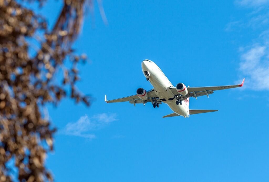 plane, passenger plane, jetliner, plane landing, townsville airport, blue plane