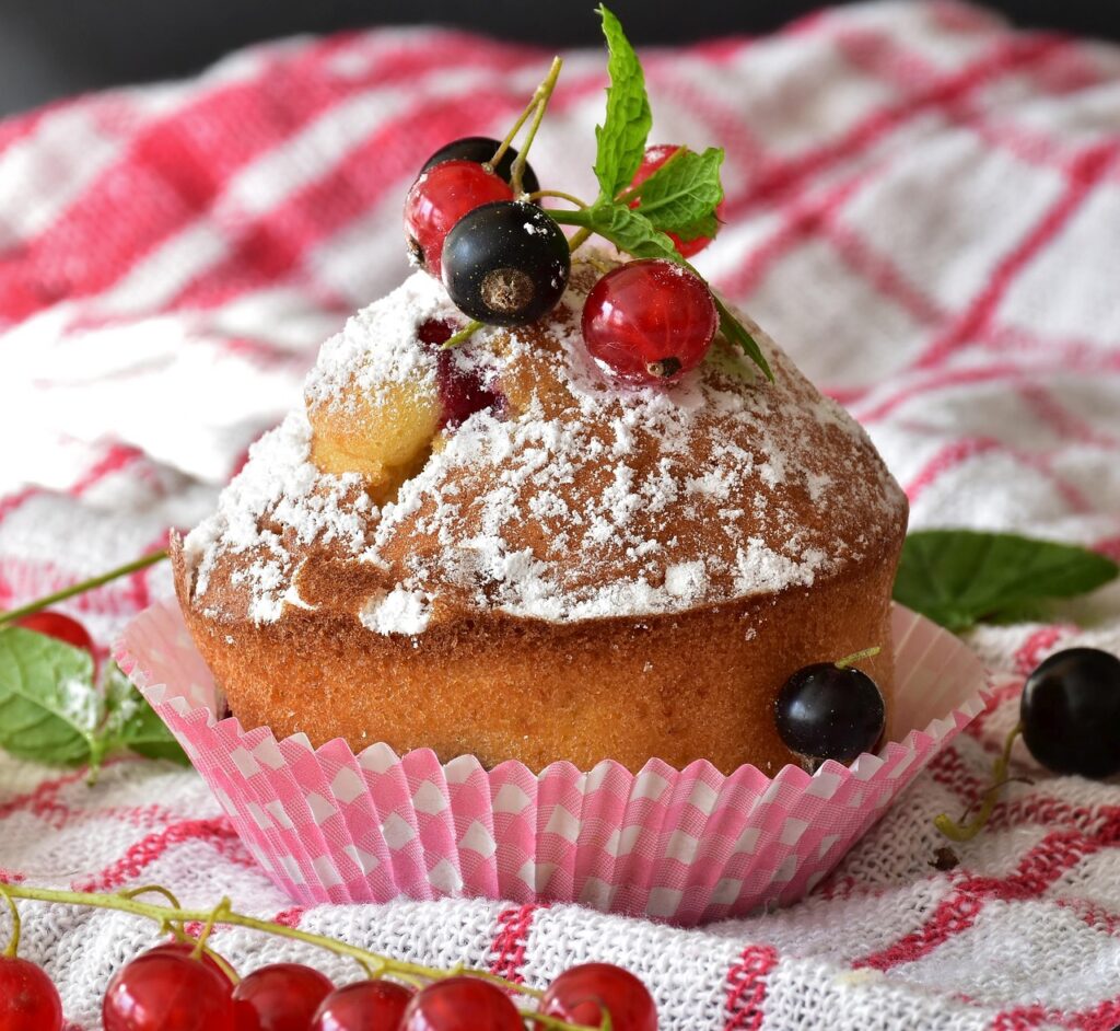 muffin, cake, tart, dessert, cupcake, sweet, delicious, bake, confectionery, treat, calories, delicacy, berries, fruits, small cakes, currant red, sugar, pastries, food, cake, cake, cake, cake, cake