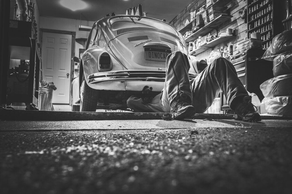 man, car, car wallpapers, repair, car repair, car workshop, repair shop, repairs, garage, mechanic, vw beetle, volkswagen, beetle, automotive, workshop, tools, supplies, monochrome, black and white
