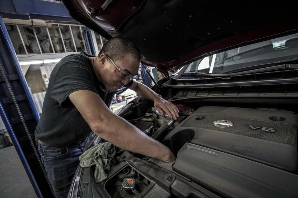 auto repair, oil change, oil, auto, shop, repair, work, motor, service, person, automobile, fix, maintenance, vehicle, engine, automotive, change, garage, mechanic, man, car, worker, gray work, car wallpapers, gray shopping, gray change, gray shop, gray garage, gray service