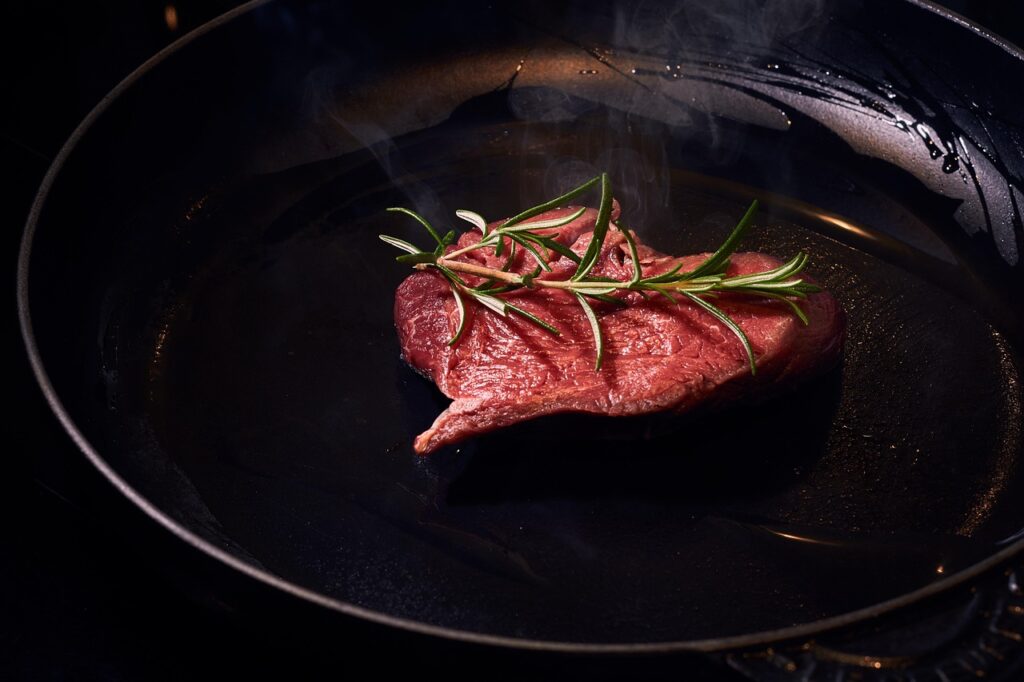 flesh, beef, raw, pan, cast iron, rosemary, beef steak, food, steak, grilling, nourishment, cook, meal, grilled, tasty, grill, yummy, fillet, fillet of beef, red, cast-iron pan, beef, steak, steak, steak, steak, steak