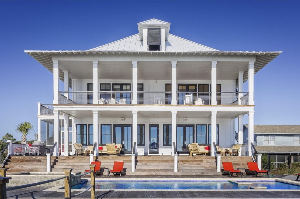 Beyond Square Footage: Unpacking the Evolving American Dream as More Homeowners Rethink Downsizing