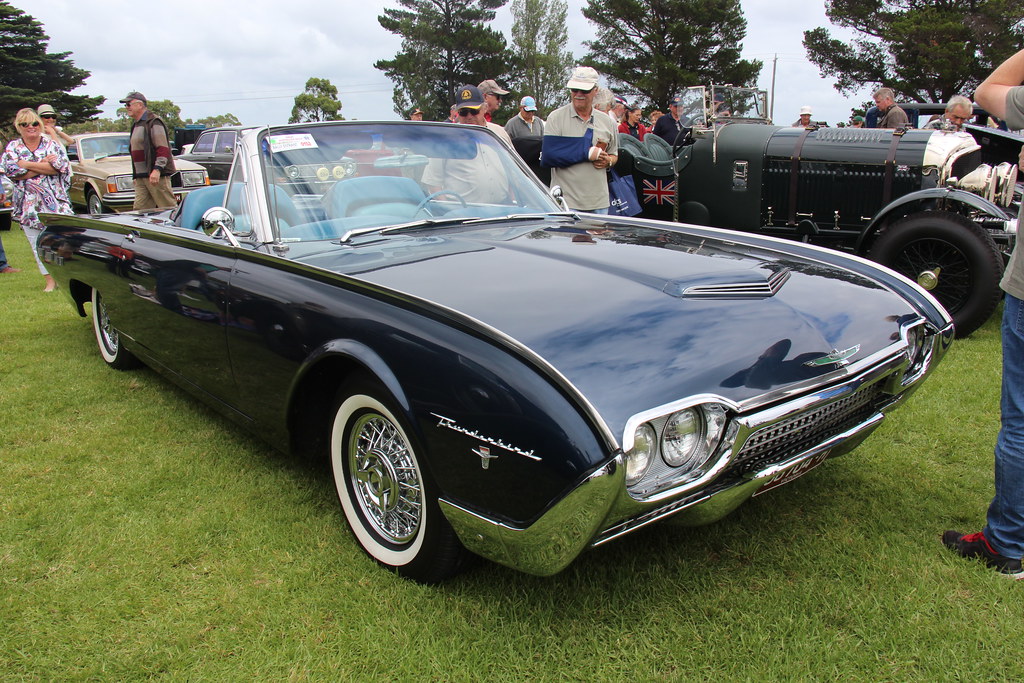1962 Ford Thunderbird