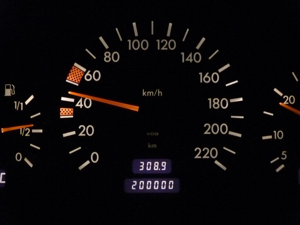 Fueling Your Savings: 12 Smart Lifehacker Strategies to Drastically Improve Your Car’s Gas Mileage Now