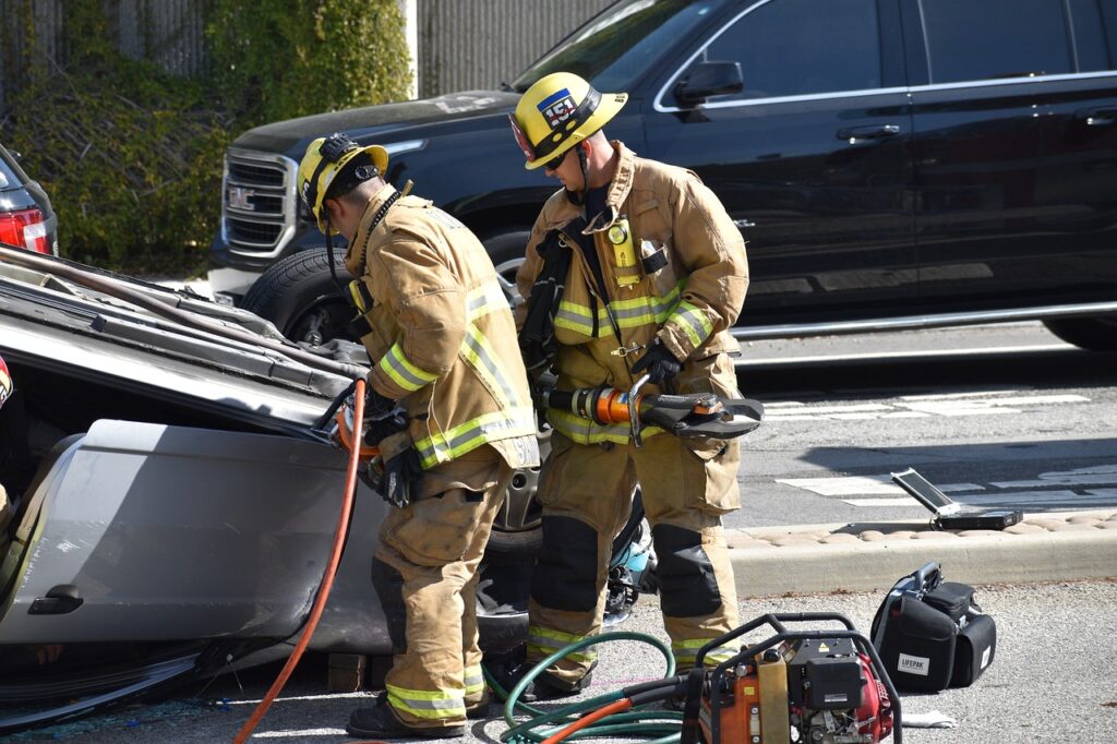 accident, car wallpapers, car, firemen, rescue, jaws, life