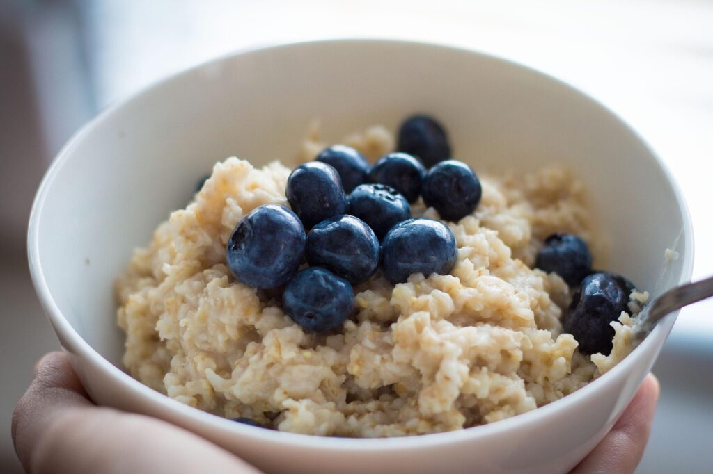 blueberries, oats, oatmeal, healthy, breakfast, weight loss, slightly, delicious, bowl, in the morning, oats, oats, oatmeal, oatmeal, oatmeal, oatmeal, oatmeal
