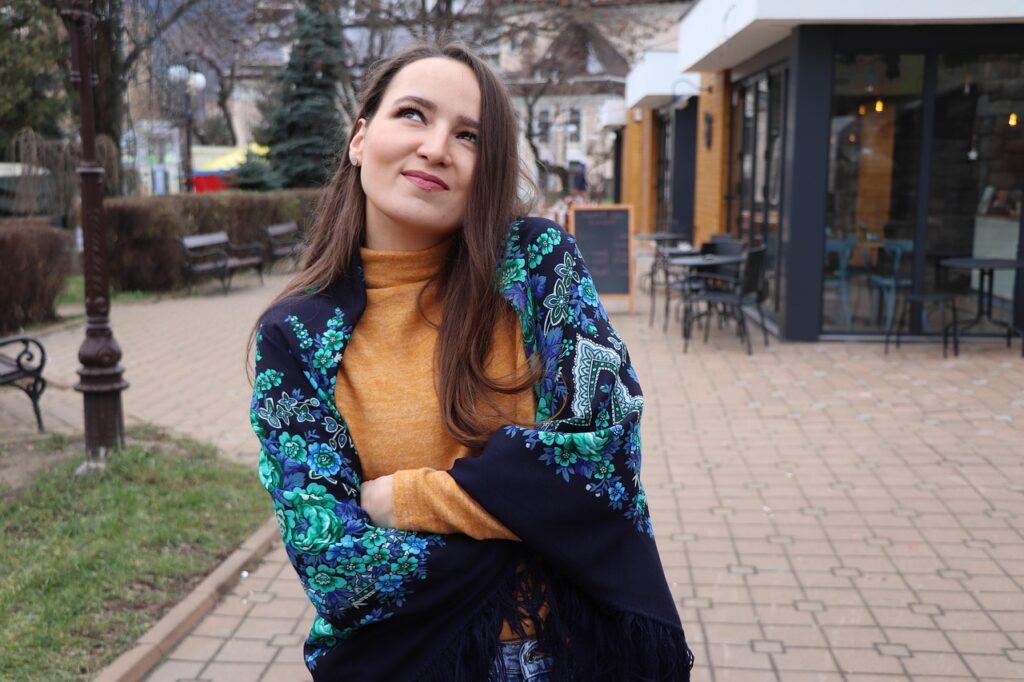 woman, russian shawl, fashion, portrait, shawl, girl, model, pretty, russian woman, thinking, pensive, outdoors, city, moscow, russia