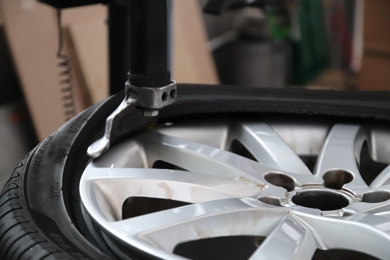 tire, workshop, car wallpapers, car, automobile, vehicle, bikes, repair, mechanic, rim