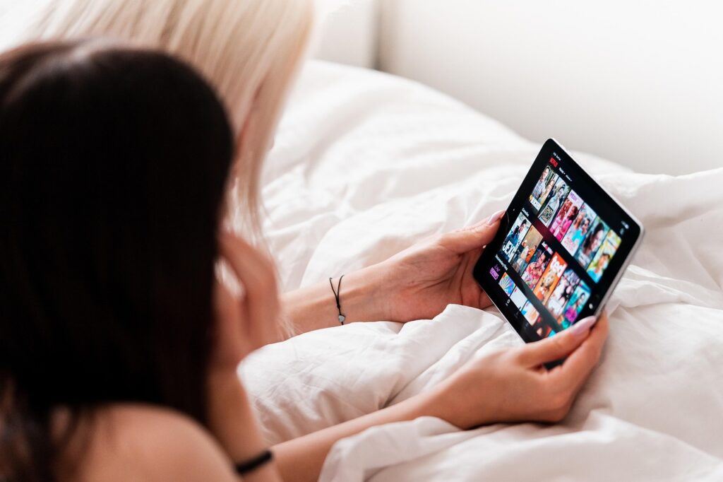 tablet, movies, entertainment, netflix, choose, watch, leisure, girls, bed, relaxation, netflix, netflix, netflix, netflix, netflix