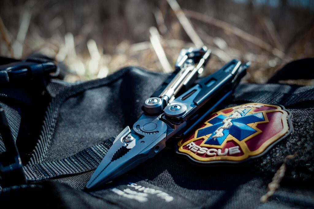 multi-tool, paramedic, fireman, rescue, equipment, tool, multitool, paramedic, paramedic, paramedic, paramedic, paramedic, multitool