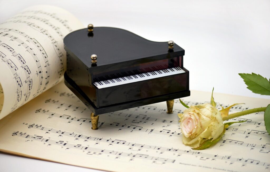 piano, rose, teacher gradebook, sheet music, piano concert, birthday song, concert, music, festival, rose flower, grades, songs, to sing, make music, love for music, love song, notenblatt, choir, sounds, date of birth, birthday greeting, valentine's day, love, wedding song