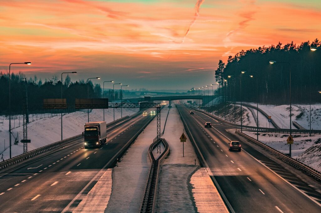 Are You *That* Commuter? Unmasking the 14 Highway Habits That Annoy Everyone (And What They Secretly Reveal About You!)